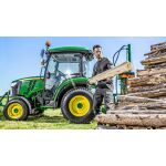 John Deere 3046R s kabínou