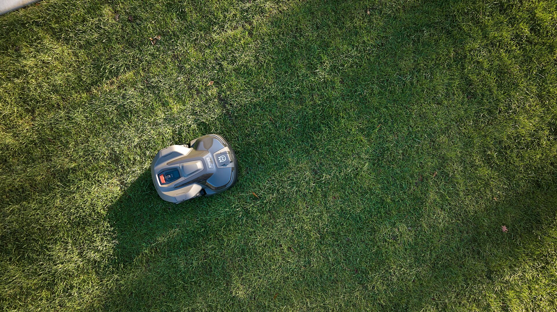 robotická kosačka HUSQVARNA AUTOMOWER® 320 NERA