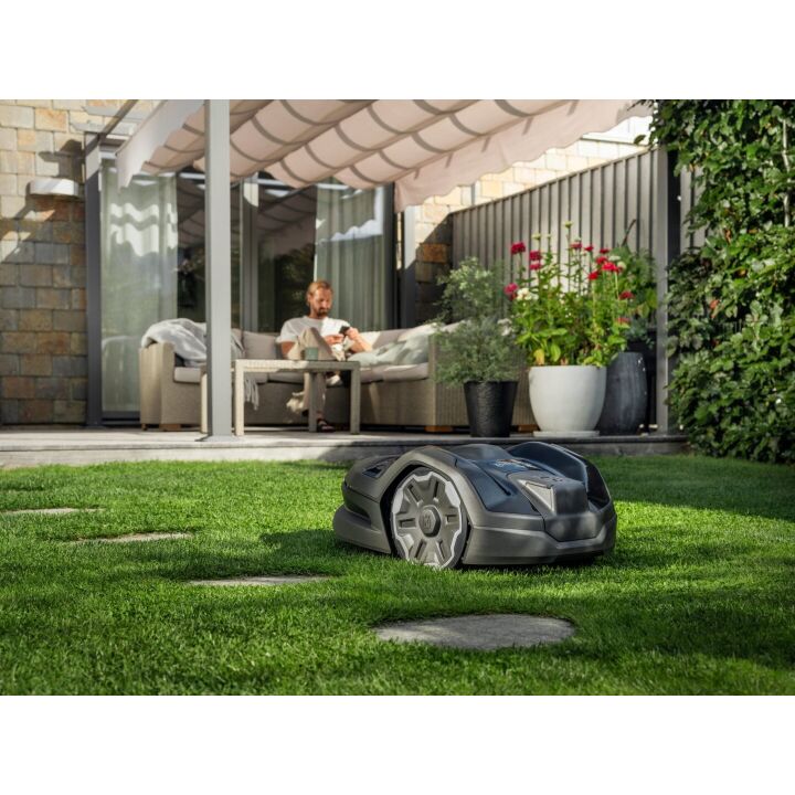 Husqvarna Automower® 305E NERA